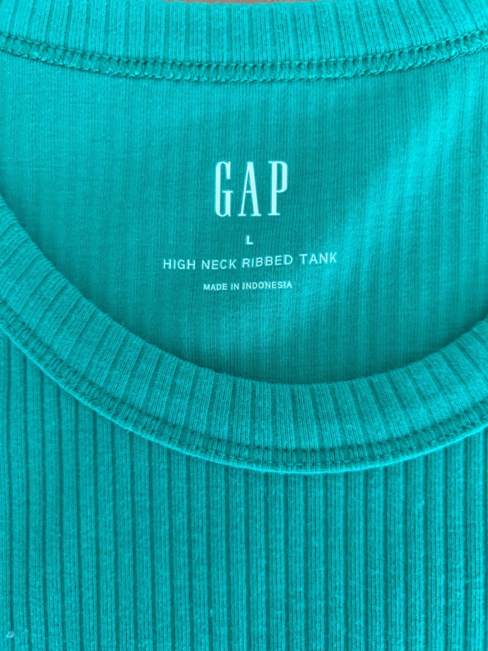 Gap Women’s High Neck Ribbed Tank
Delux Kelly Green
Large - Picture 3 of 10
